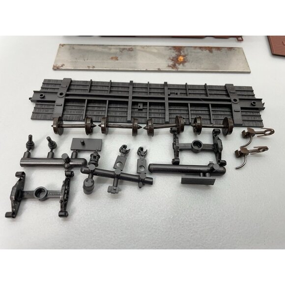 Vintage HO Branchline Seaboard SAL Silver Comet 40’ Boxcar 24863 Train Car Kit - Picture 10 of 16